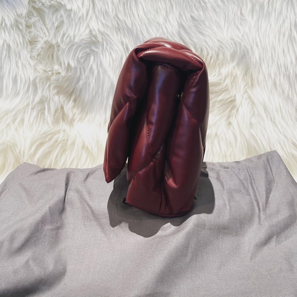 ❣️❣️❣️❣️SOLD❣️❣️❣️❣️Balenciaga authentic burgundy puffer pouch - Picture 3 of 7
